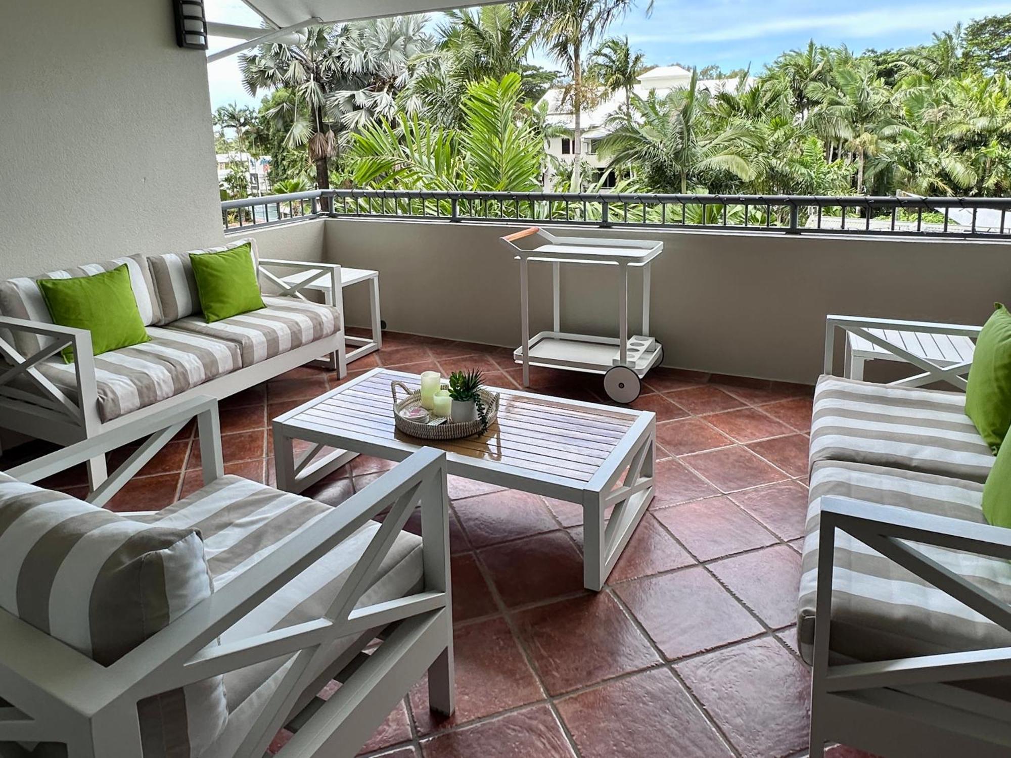 Oasis At Palm Cove Aparthotel Exterior foto