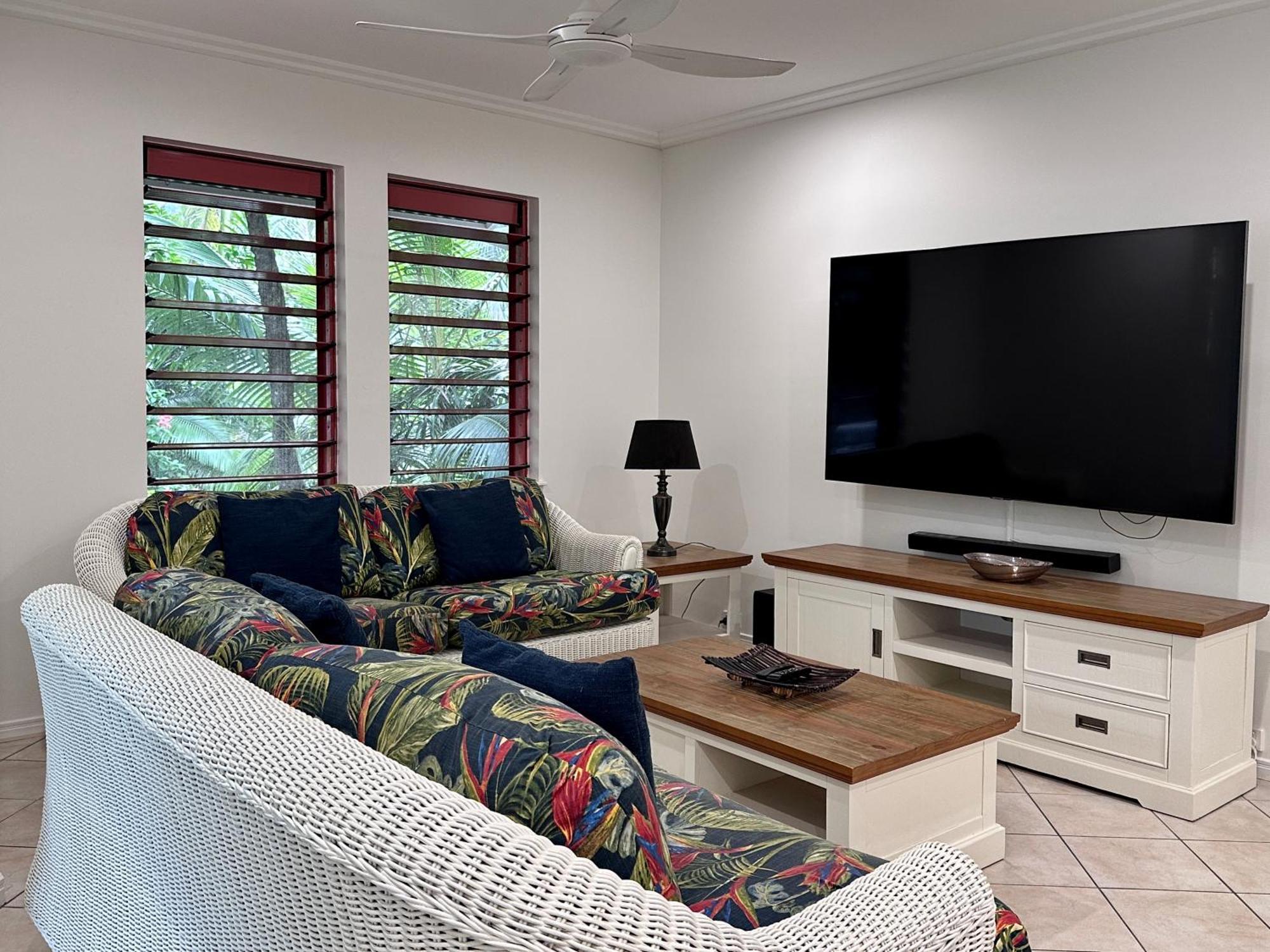 Oasis At Palm Cove Aparthotel Exterior foto
