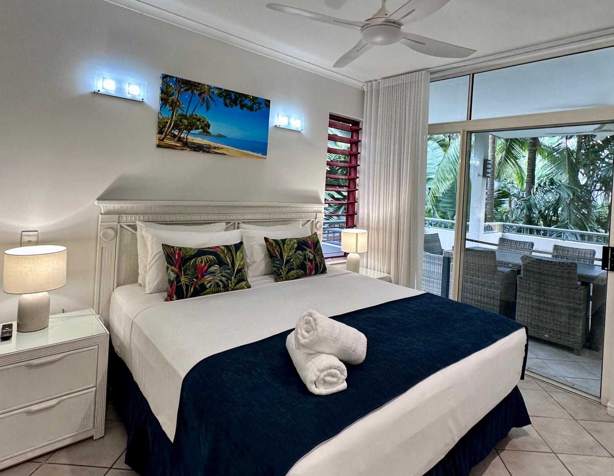 Oasis At Palm Cove Aparthotel Exterior foto