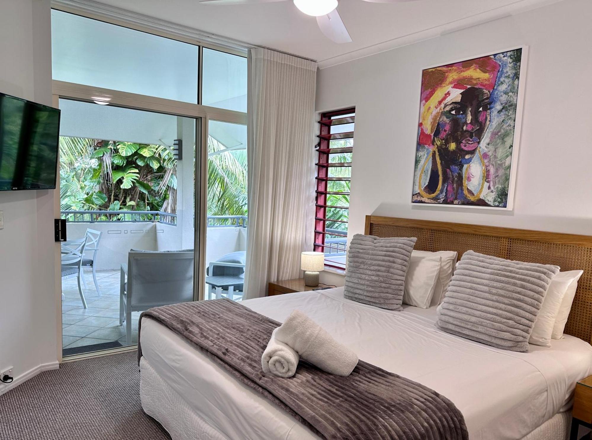 Oasis At Palm Cove Aparthotel Exterior foto