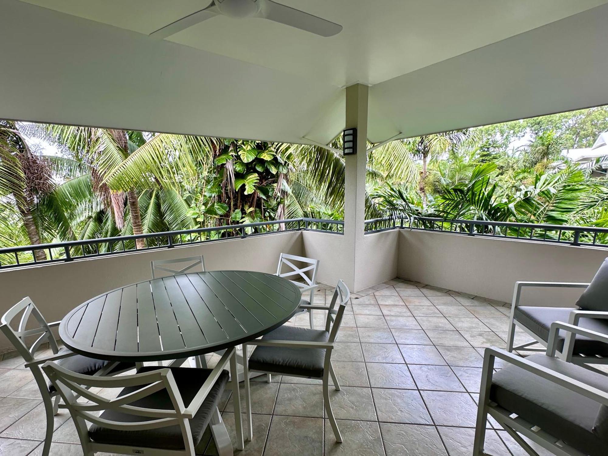 Oasis At Palm Cove Aparthotel Exterior foto