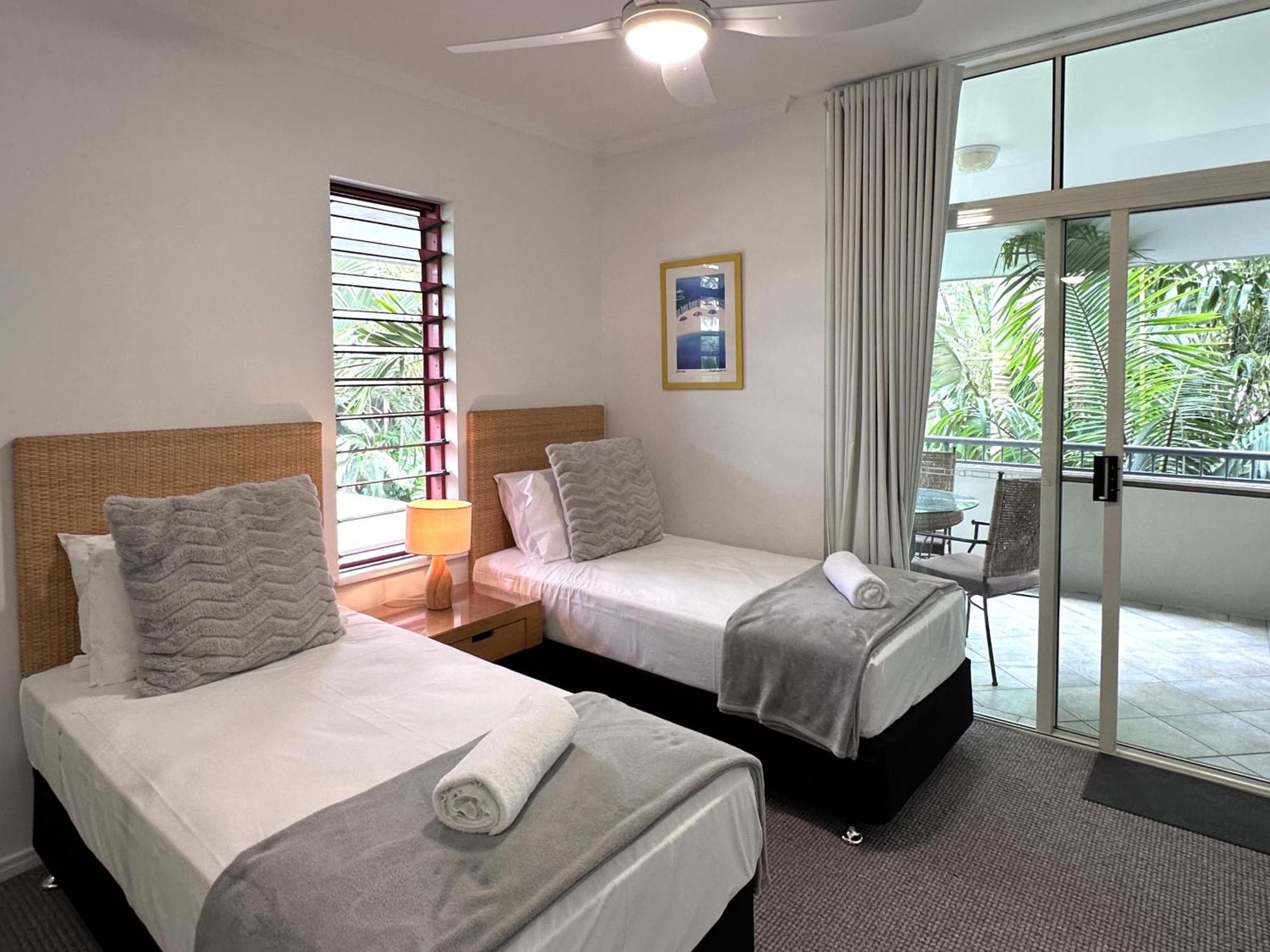 Oasis At Palm Cove Aparthotel Exterior foto
